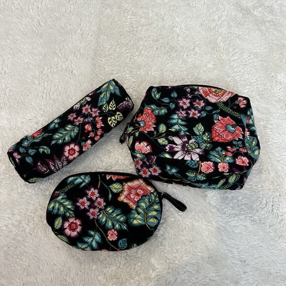 Vera Bradley Handbags - Vera Bradley RFID Floral Print 3 Piece Makeup And Toiletry Set Gently Used